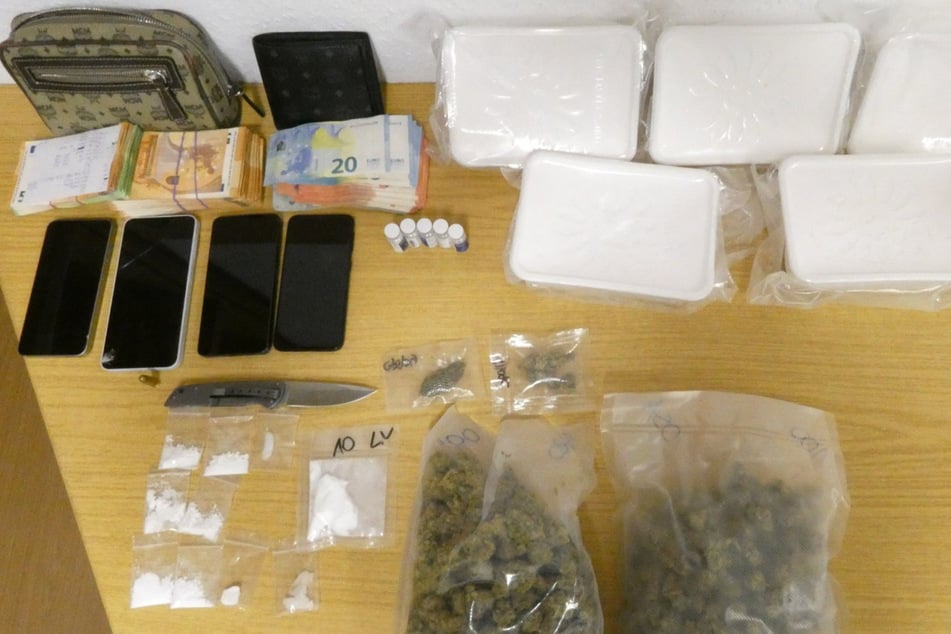 Polizei stoppt 29-Jährigen auf A2 und macht zufällig dicken Drogenfund