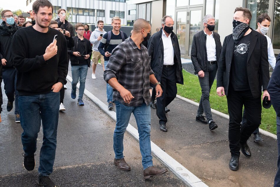 Wollte sich Tesla-Chef Elon Musk bei Curevac-Besuch an ...