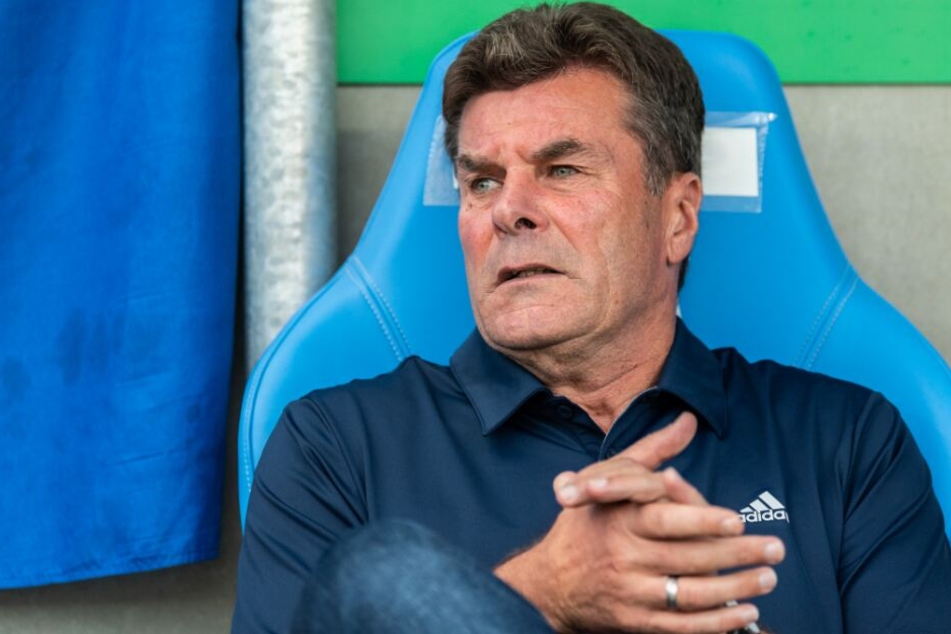 Trainer Dieter Hecking lobt seine Mannschaft.