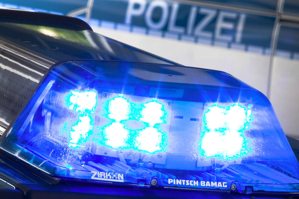 Die Polizei konnte den Mann schließlich in Gewahrsam nehmen. (Symbolbild)