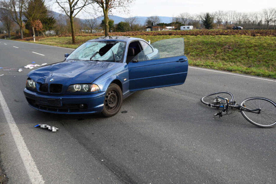 Das Auto erfasste das Mädchen auf dem Fahrrad.