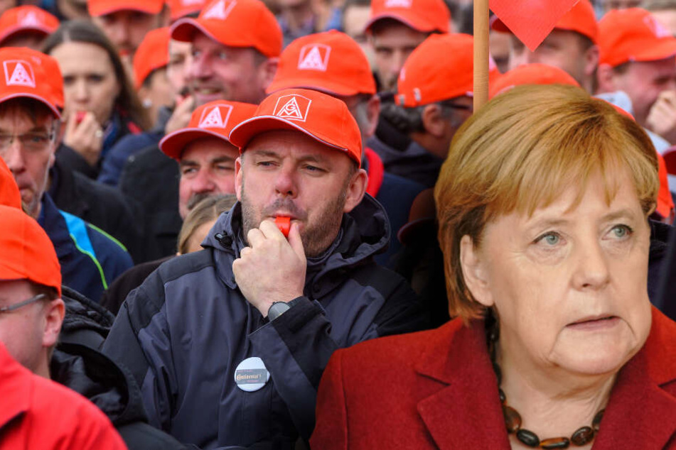 Merkel besucht besorgte Mitarbeiter der IG Metall