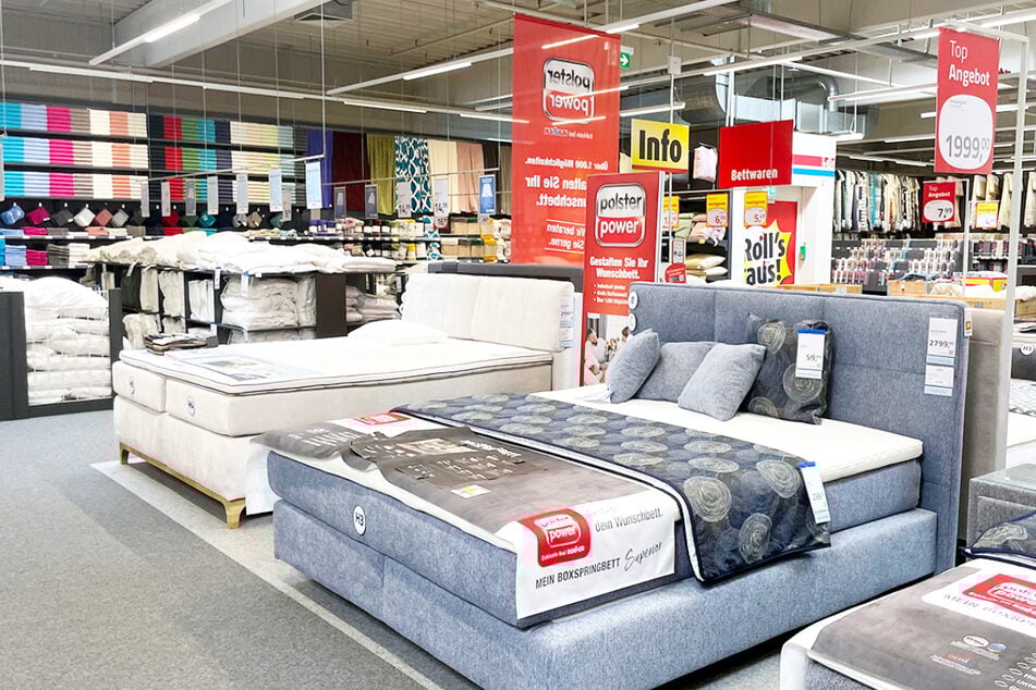 Bei diesem Einrichtungshaus sind Möbel für wenige Stunden stark reduziert