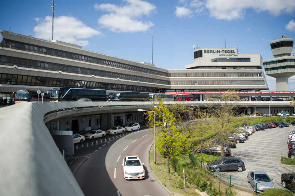 Der Abriss des "Taxiways" ist bereits beauftragt.