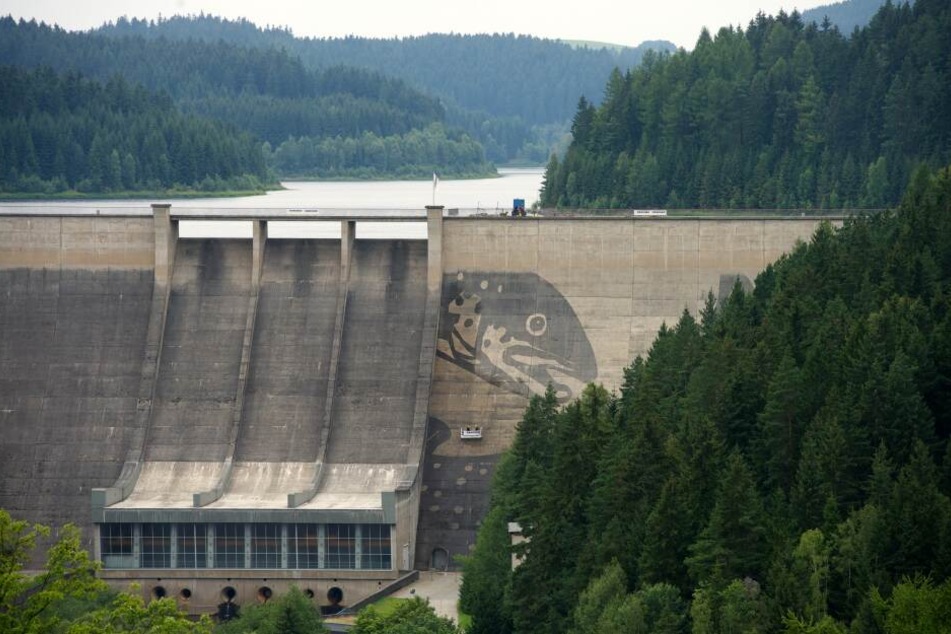 Die Talsperren in NRW waren durch die Dürre im Sommer 2018 stark ausgetrocknet. Inzwischen hat sich der Pegel in vielen Talsperren wieder normalisiert. (Symbolbild)