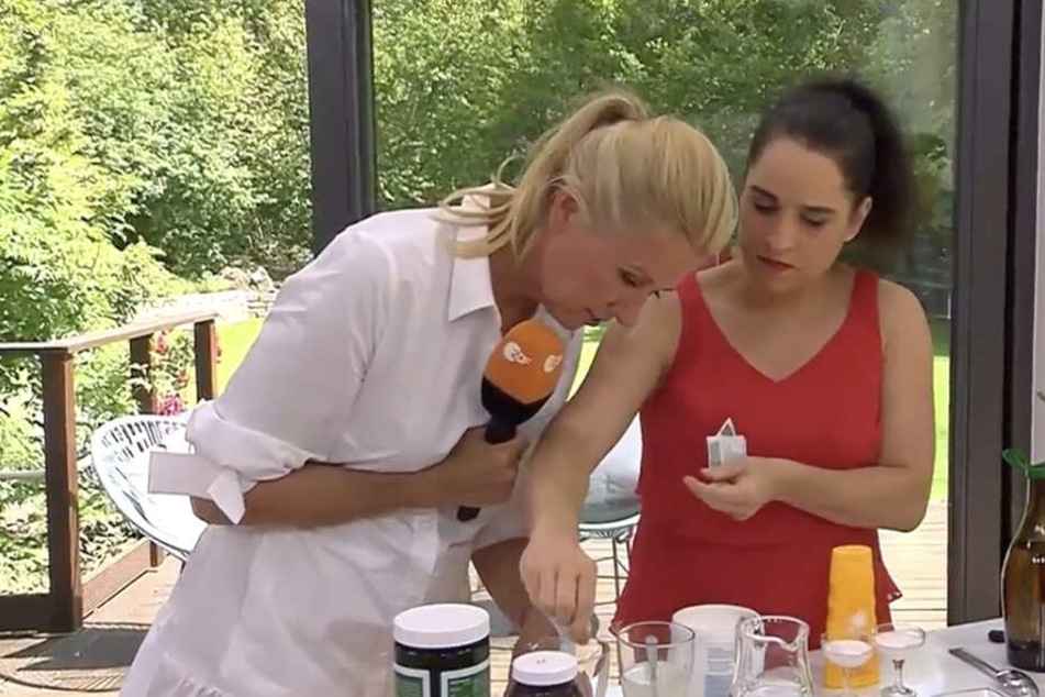 Die Moderatorin während des "Vagina-Talks".