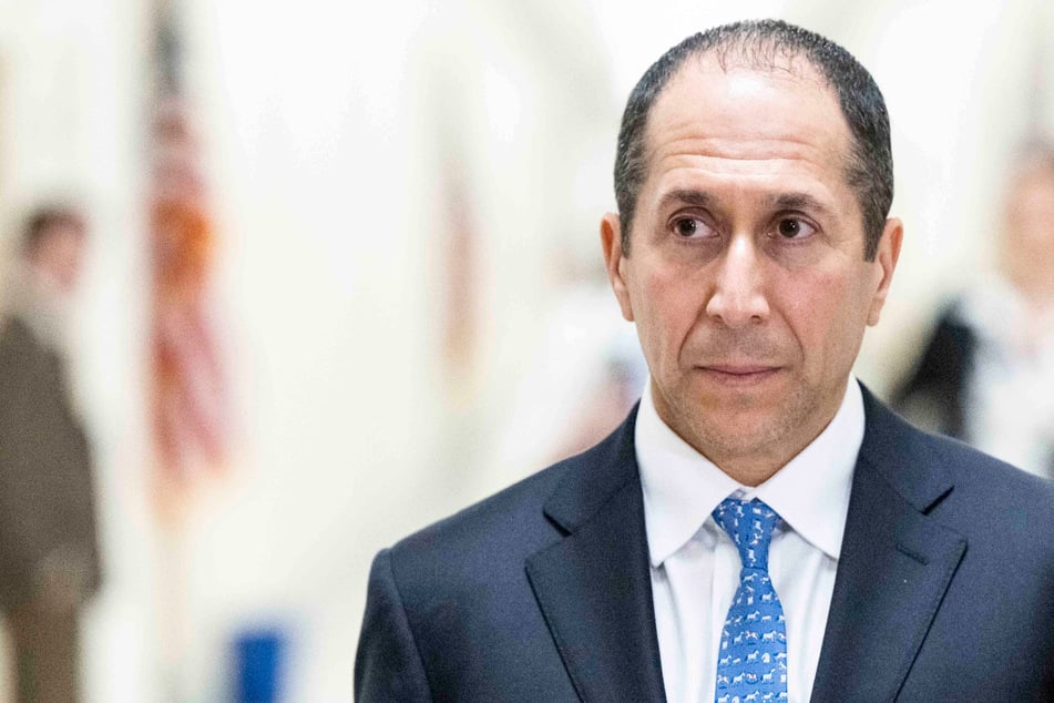 Epstein's accountant reveals list of powerful men who helped build his wealth