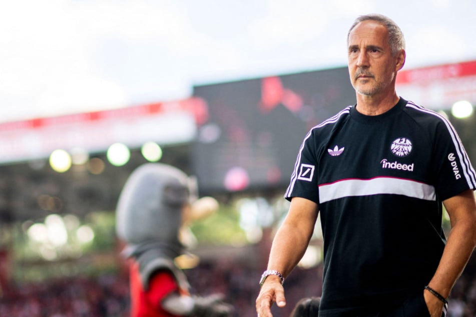 Eintracht-Coach Adi Hütter (56) will mit seinem Team bei seinem ersten Heimspiel seit seiner Rückkehr zur SGE natürlich einen Sieg einfahren.
