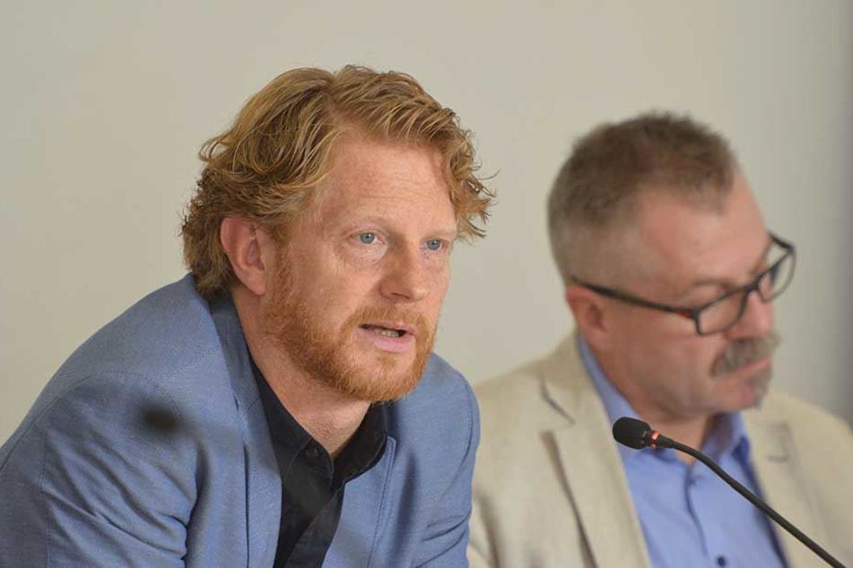 Baubürgermeister Michael Stötzer (45, Grüne) stellt sich heute den aufgebrachten Garagenpächtern.