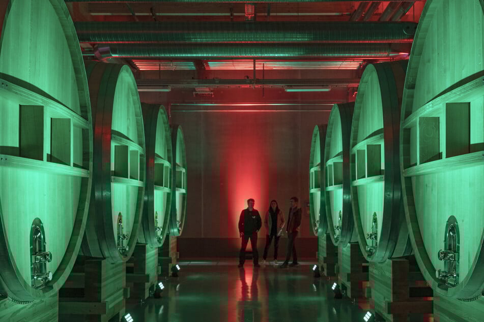 Der Likör reift in großen Eichenholzfässern.