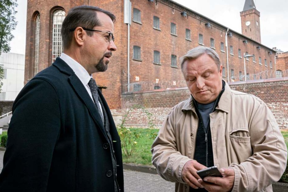 Millionen sahen Kommissar Frank Thiel (Axel Prahl, r.) und Prof. Karl-Friedrich Boerne (Jan Josef Liefers) beim Tatort zu.