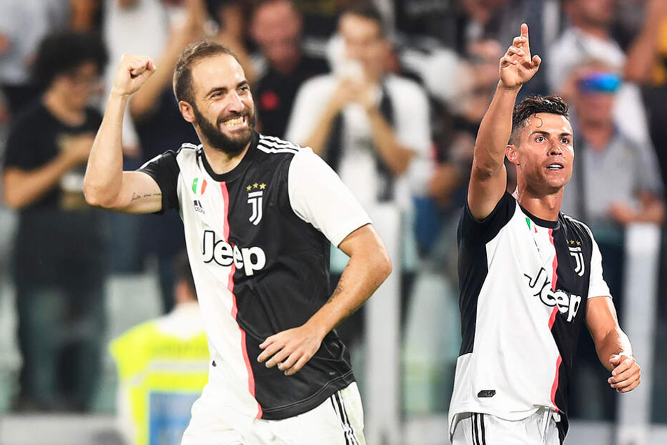 Juve-Angreifer Cristiano Ronaldo traf ebenso wie Ex-Neapel-Star Gonzalo Higuain (l.) gegen den SSC. (Bildmontage)