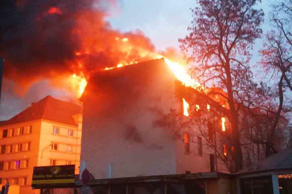 Das Wohnhaus stand seit Samstagnachmittag in Flammen. 