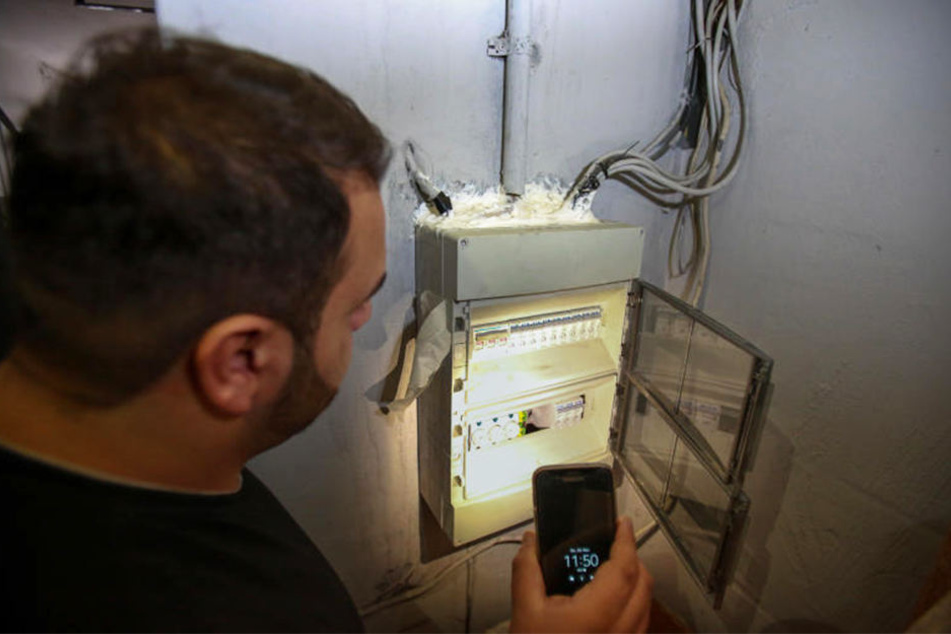 Der Strom wurde mittlerweile abgestellt.
