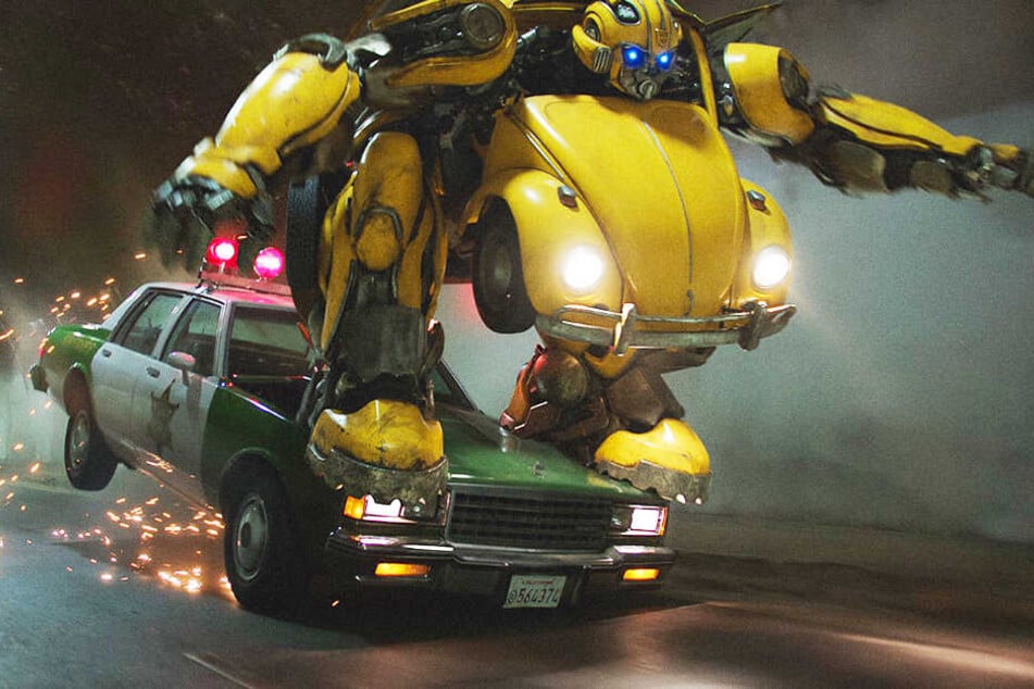 Action satt: Autobot Bumblebee muss sich sowohl gegen die bösen Decepticons behaupten, als auch gegen Agenten der US-Regierung.