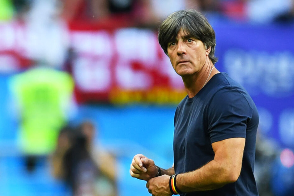 Bundestrainer Joachim Löw empfängt mit seinem DFB-Team schwer zu bespielende Serben.