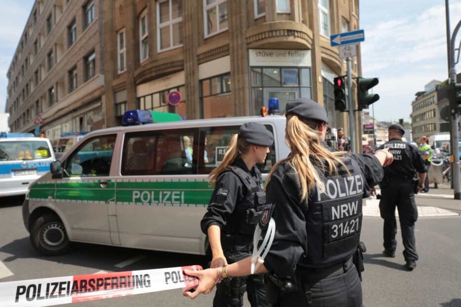 Die Polizei hatte Razzien in Köln und Düren vollzogen.