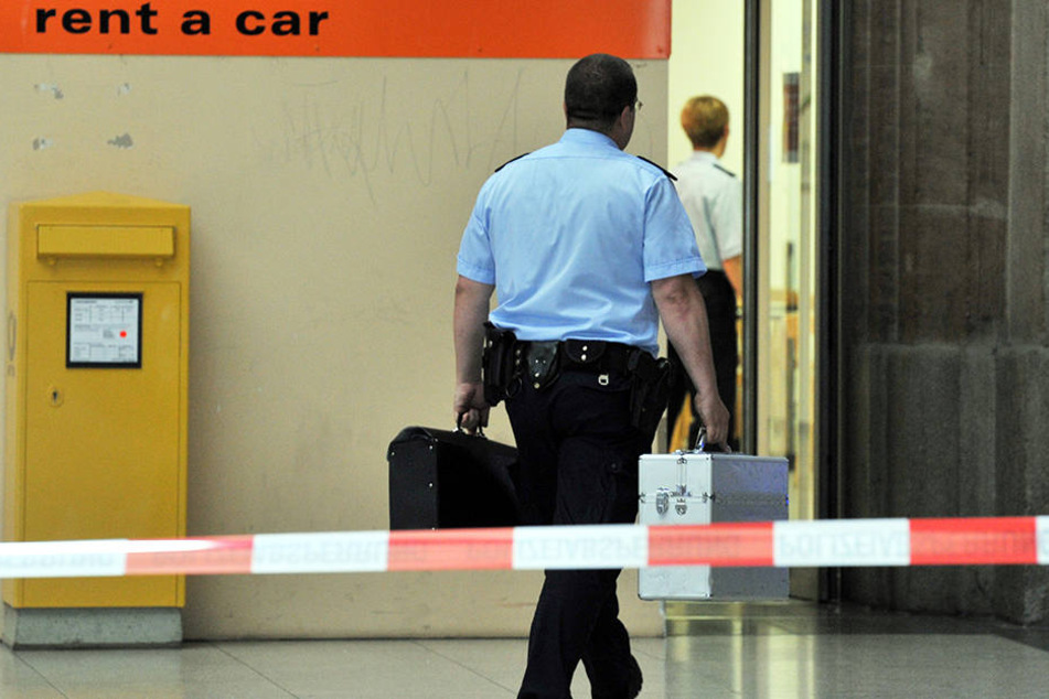 Die persönlichen Dokumente wurden lose in einen Briefkasten am Leipziger Hauptbahnhof geworfen. (Symbolbild)