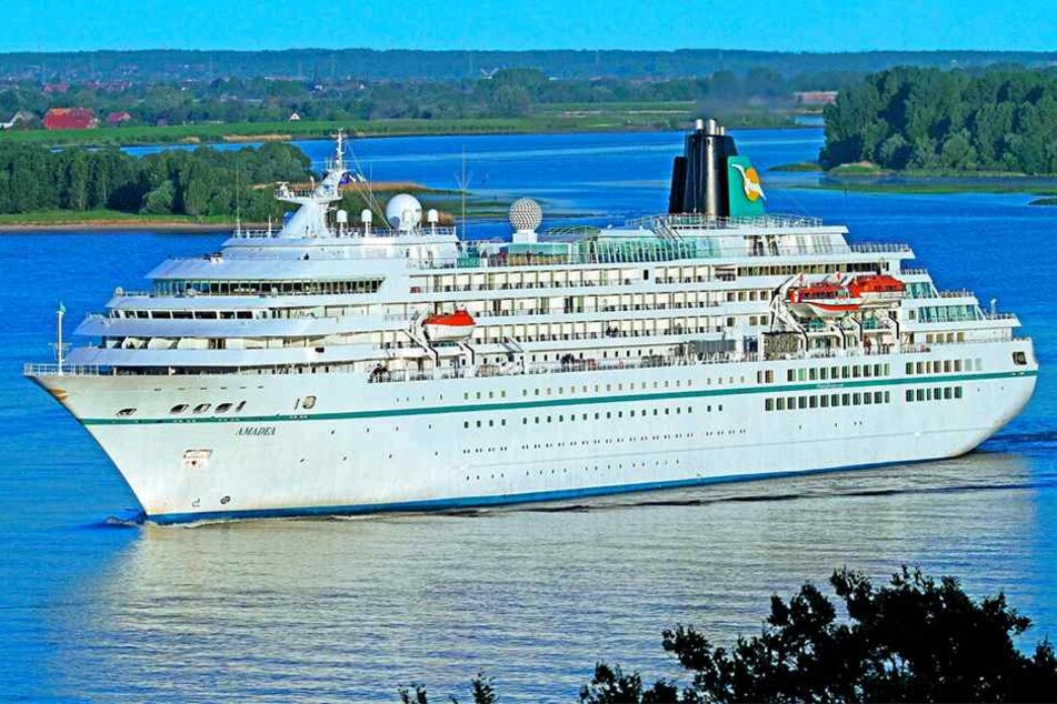 Von wegen Kreuzfahrt-Reise: Als die Tour zum angeblich 100. Geburtstag der Seniorin stattgefunden haben soll, war sie schon lange tot.