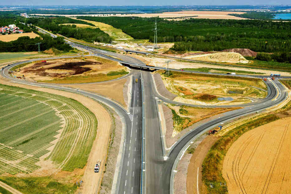 Der vorletzte Bauabschnitt der A 72 zwischen Rötha und Borna soll Anfang August freigegeben werden.