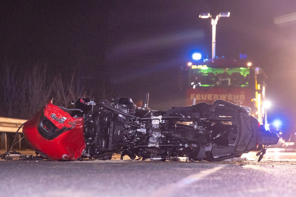 Unfall A73: Tödlicher Unfall auf der A73: Biker stürzt nach Zusammenstoß mit BMW und stirbt