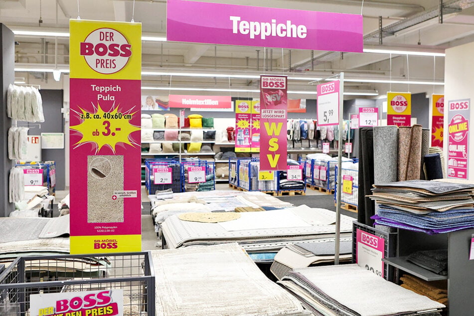 Hier gibt's Betten, Sofas und Teppiche zu unschlagbaren Preisen