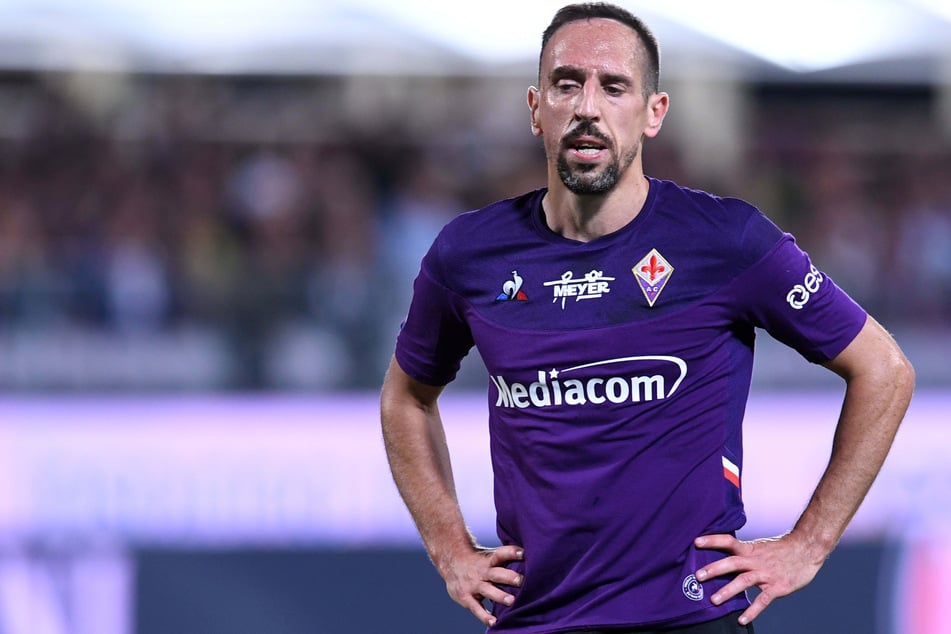 Franck Ribery, vom AC Florenz. Die für diesen Montag geplante Rückkehr der italienischen Fußball-Erstligisten in das Mannschaftstraining muss laut Medienberichten noch einmal vertagt werden.
