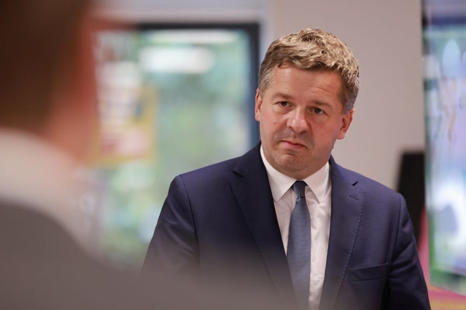 Sven Schulze (46, CDU) ist Minister für Wirtschaft, Tourismus, Landwirtschaft und Forsten von Sachsen-Anhalt.