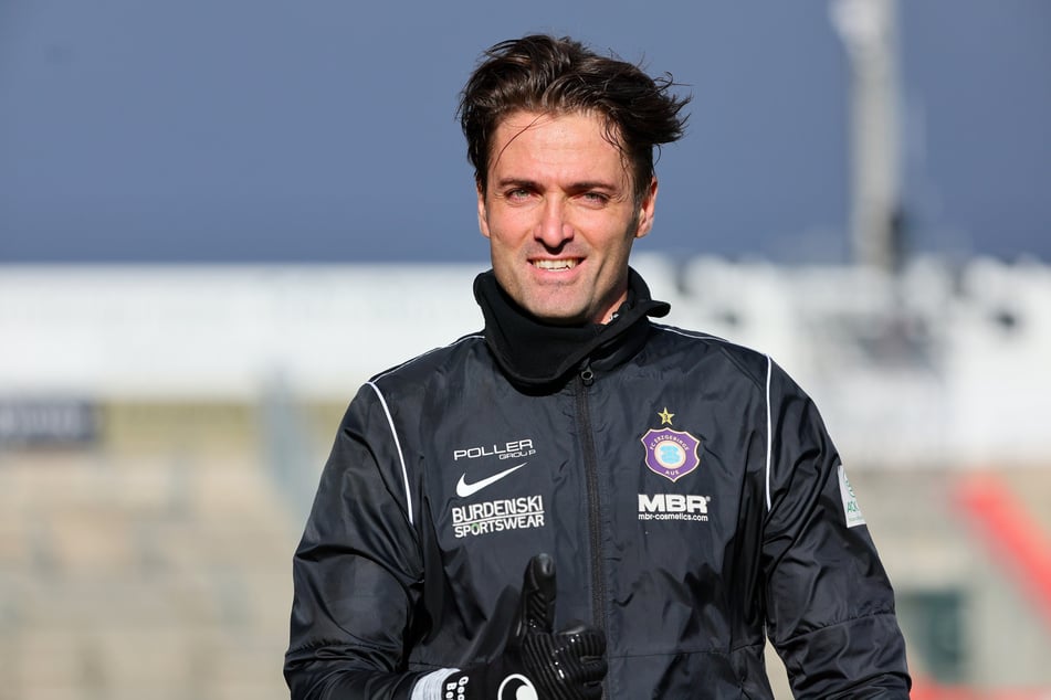 Torwarttrainer Georgios Berneanou (39) bleibt beim FC Erzgebirge Aue.