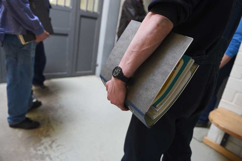 In den Justizvollzugsanstalten wird Gefangenen auch die Möglichkeit gegeben, einen Schul- oder Berufsabschluss zu machen.