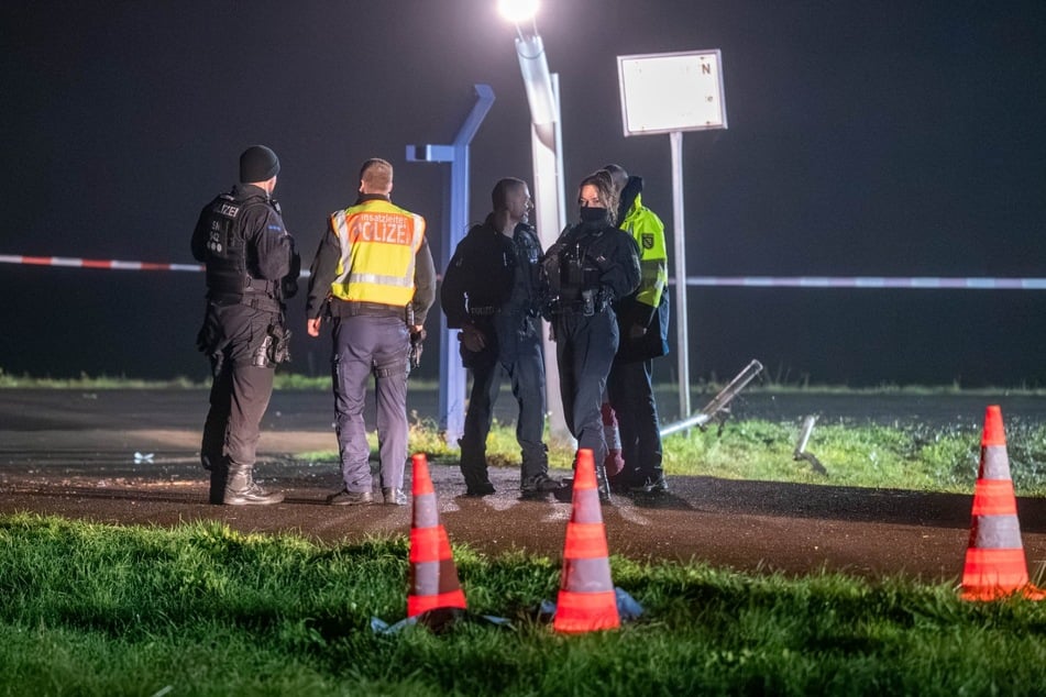 Im Tagesverlauf seien weitere Suchmaßnahmen mit zusätzlichen Einsatzkräften vorgesehen.