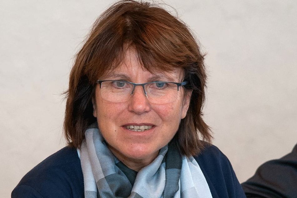 Zwickaus Oberbürgermeisterin Pia Findeiß (61, SPD) wollte neue Beamtenstellen schaffen. Der Stadtrat lehnte das ab.