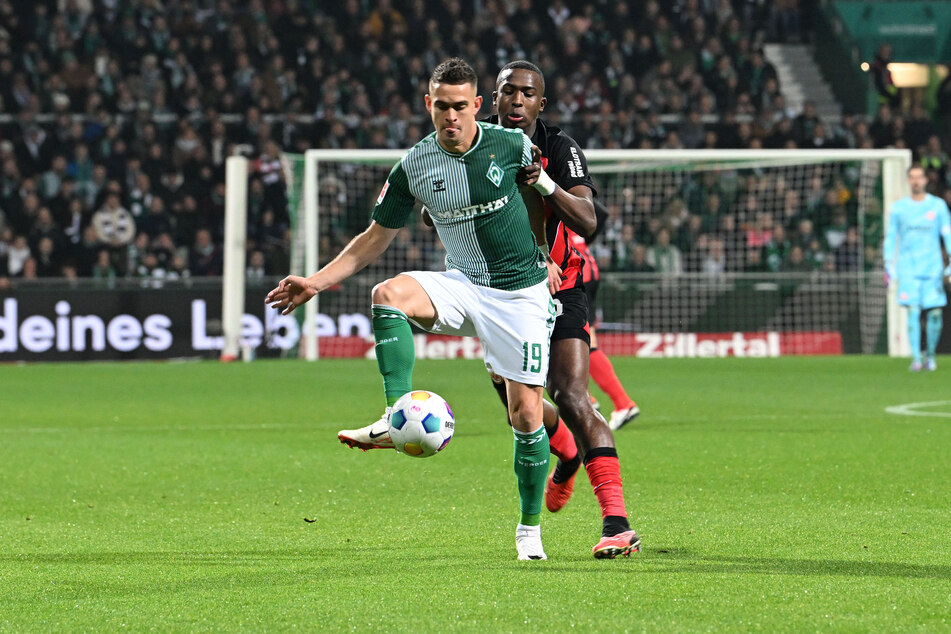 Im September heuerte Rafael Borré (28, v.) bei Werder Bremen an. Nun könnte die Leihe vorzeitig enden.