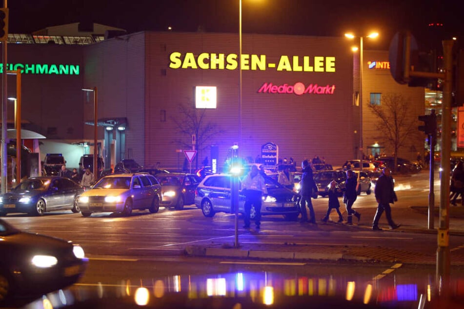 In der Sachsen-Allee ging eine Bombendrohung ein.