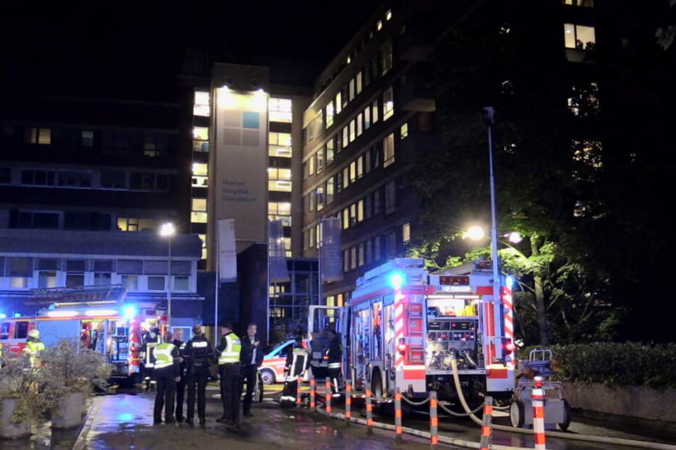 Das Feuer im Marien Hospital in Düsseldorf löste einen Großeinsatz aus.