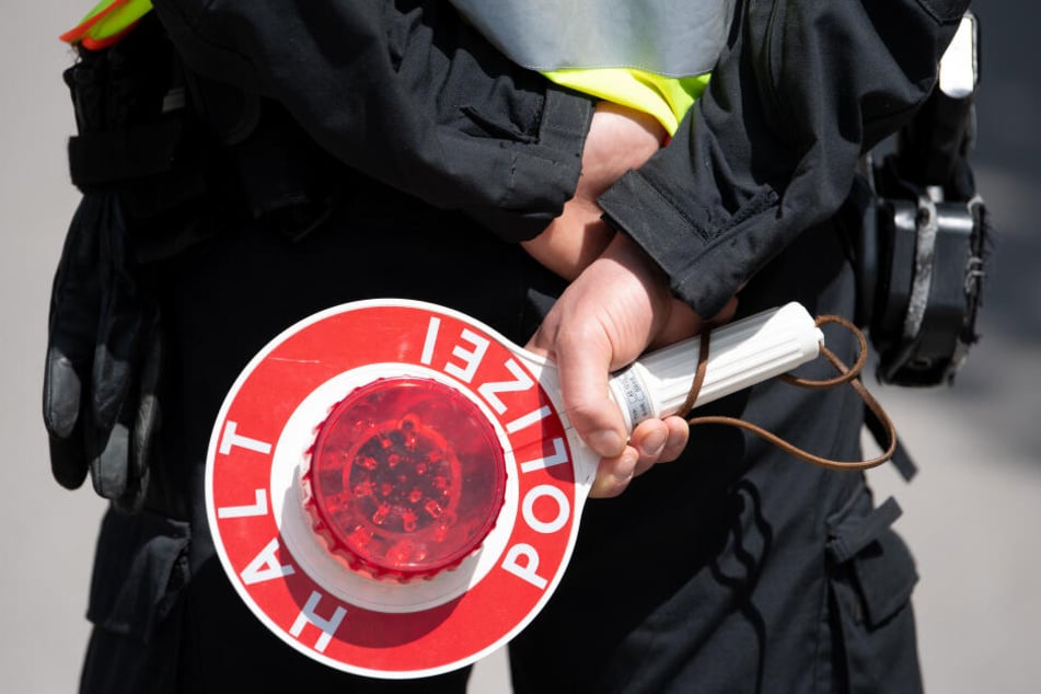 Die Polizei wurde auf das Kabel aufmerksam, sah sich die Sache genauer an. (Symbolbild)
