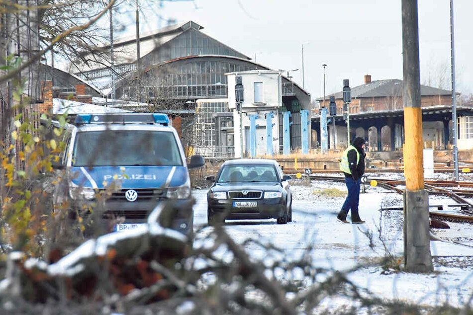 Die Bundespolizei ermittelt jetzt in diesem rätselhaften Fall, die Abstellgleise werden rund um die Uhr bewacht.