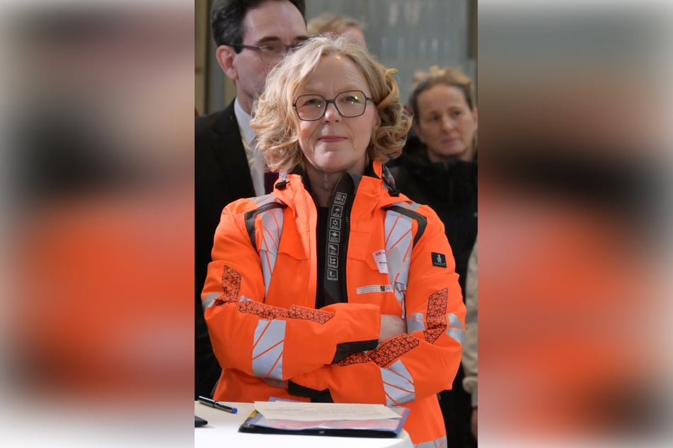 Sachsens Infrastrukturministerin Regina Kraushaar (61, CDU) will jetzt Nägel mit Köpfen. Entscheiden muss aber Berlin.