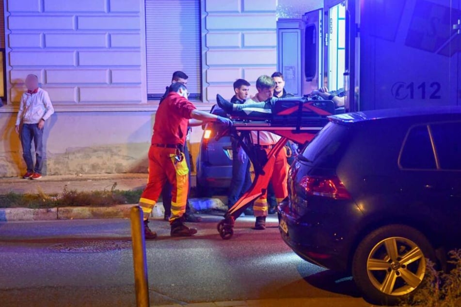 Der Mann wurde ins Krankenhaus gebracht. Laut Polizei soll er stark alkoholisiert gewesen sein.
