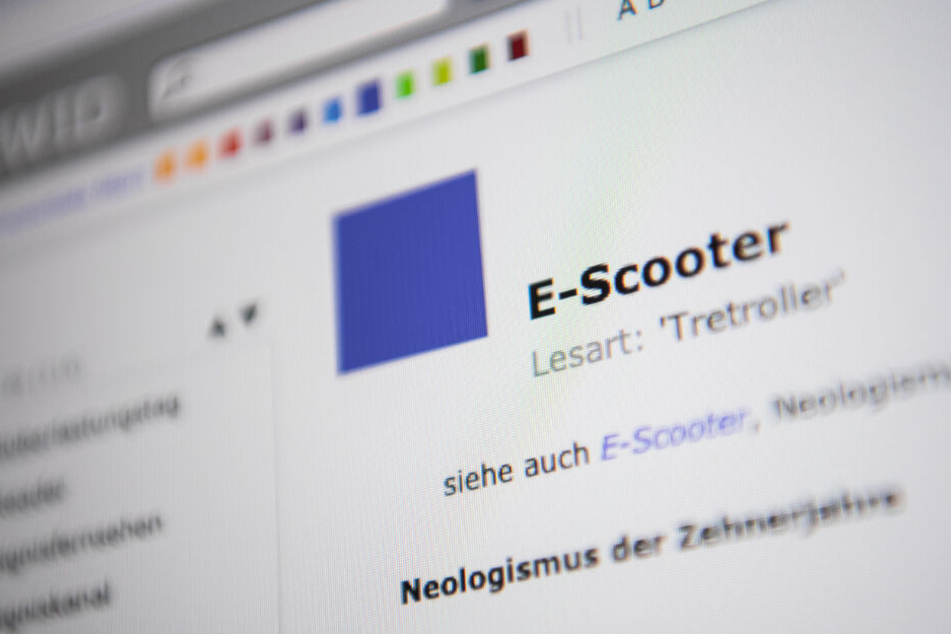 In einem Online Wörterbuch steht das Wort "E-Scooter".