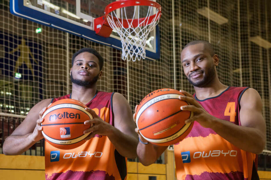 Niners Spieler Joe Lawson (l.). und Virgil Matthews (r.)