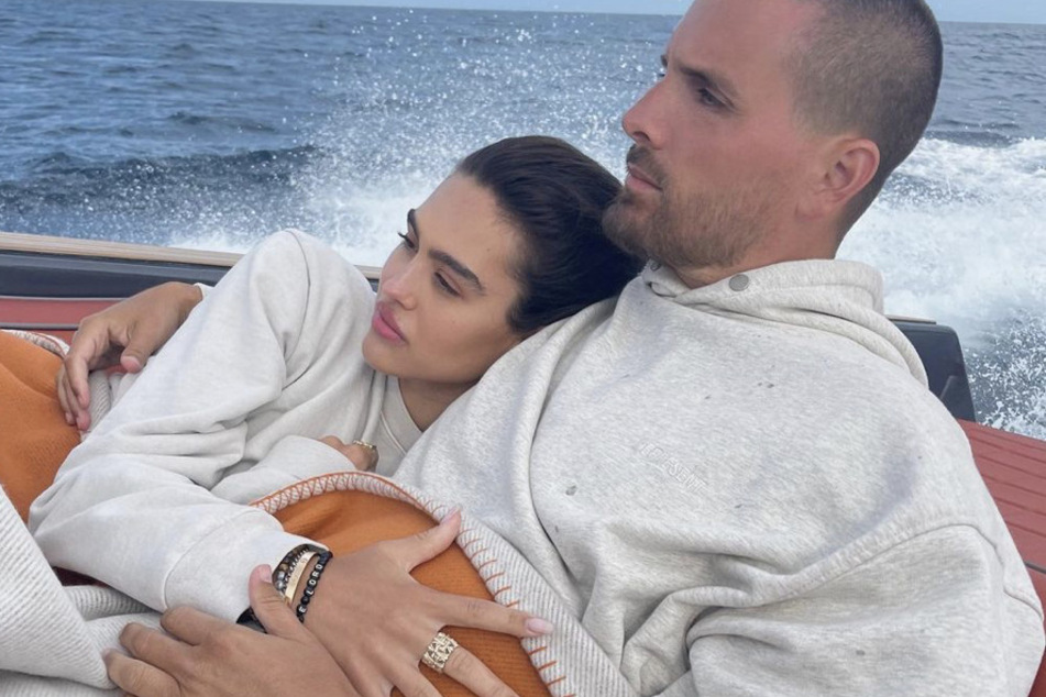 Scott Disick posted his last photo of himself with Amelia Hamlin almost over a month ago on Instagram.