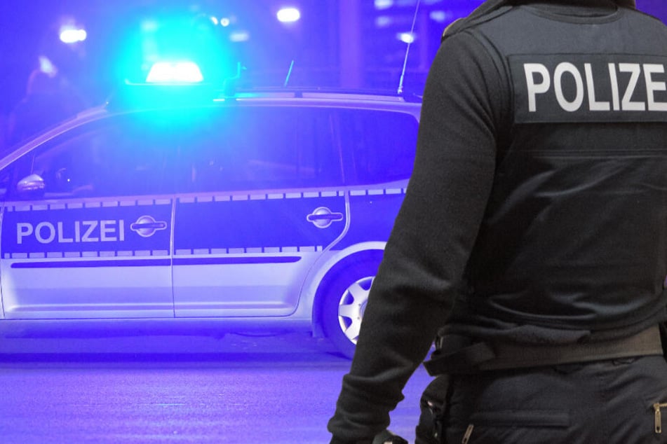 Die Polizei umstellte ein Haus in der Pfeiffstraße in Oberursel (Symbolbild).
