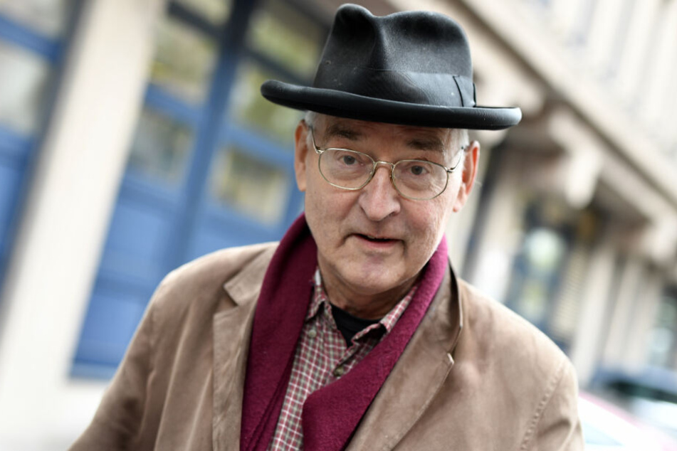 Der Sprayer Harald Naegeli (79) steht vor dem Bezirksgericht.