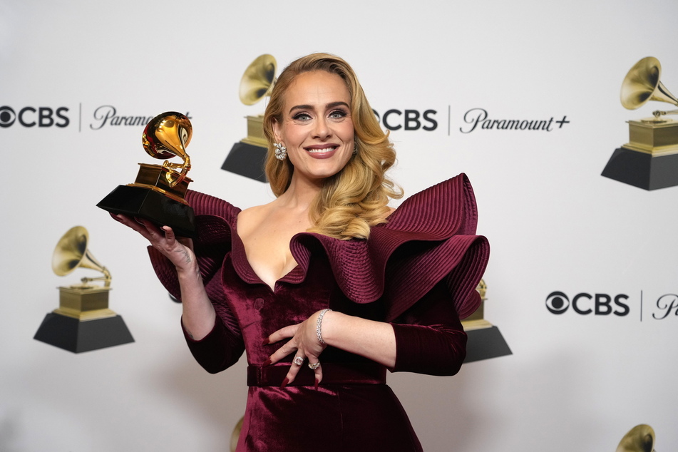 Adele (34) konnte sich insgesamt sieben Trophäen schnappen, darunter ein Grammy für das Album des Jahres.