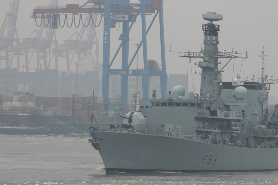 Hamburg: Kriegsschiff läuft in Hamburg ein: So kommt Ihr an Bord des U-Boot-Jägers