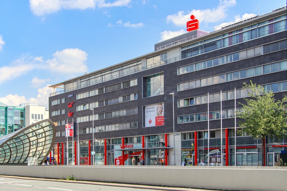 Den Hauptsitz der Sparkasse Chemnitz findest Du an der Bahnhofstraße 51.