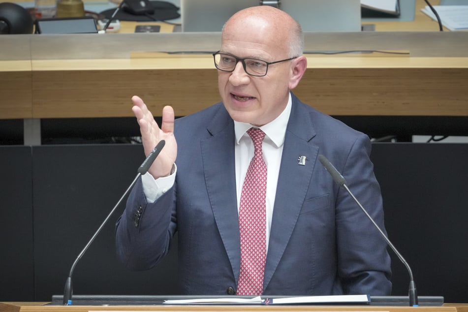 Kai Wegner (53, CDU) hat schon länger ein Auge auf das Tempelhofer Feld geworfen.