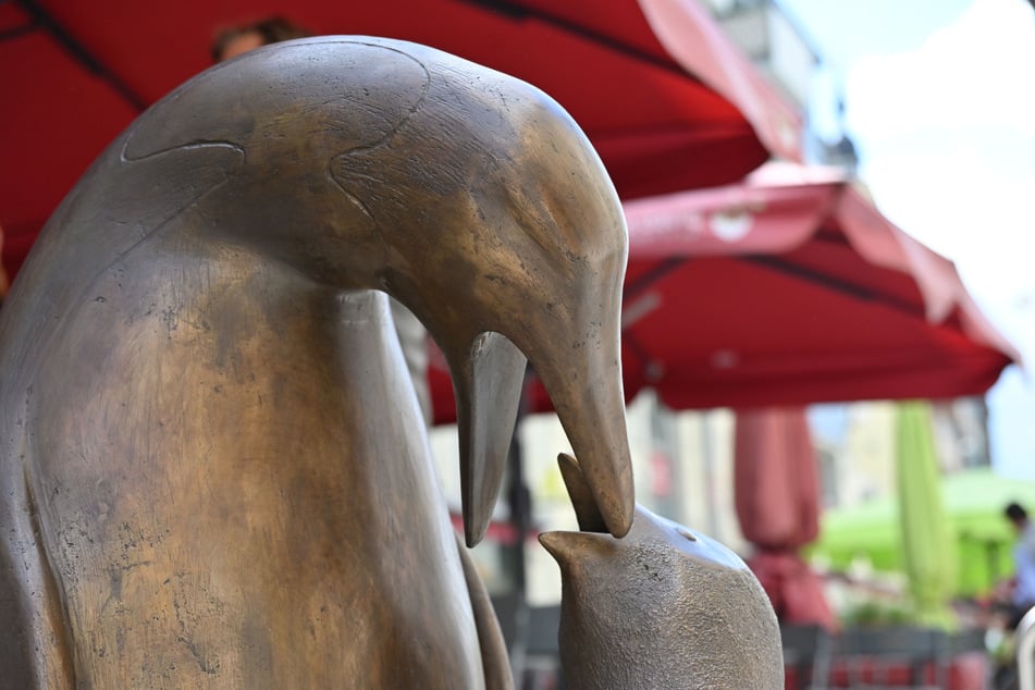 Die neuen Figuren stellen eine Mutter und ihr Baby dar.