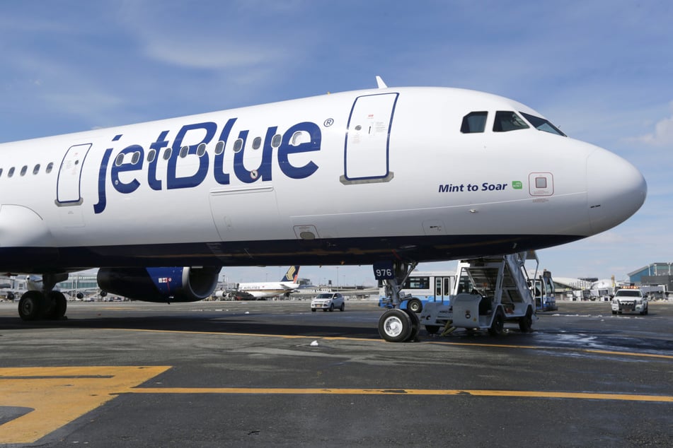 Dějiště nepříjemných incidentů: letadlo americké nízkonákladové letecké společnosti JetBlue Airways. (symbolické foto)